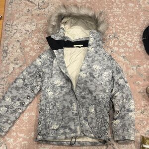 Oakley grey camo snowboard Jacket with Faux Fur Hood (removable )